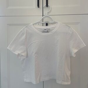 ARITZIA - TNA Weekend T-Shirt